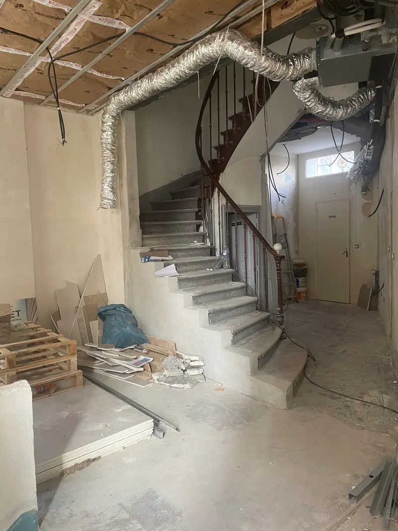 Salon-cuisine en cours de chantier – projet Accueillir, Reims